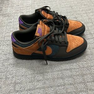 Brown and navy blue dunks. Kids size. 6.5 excellent condition worn once org $200